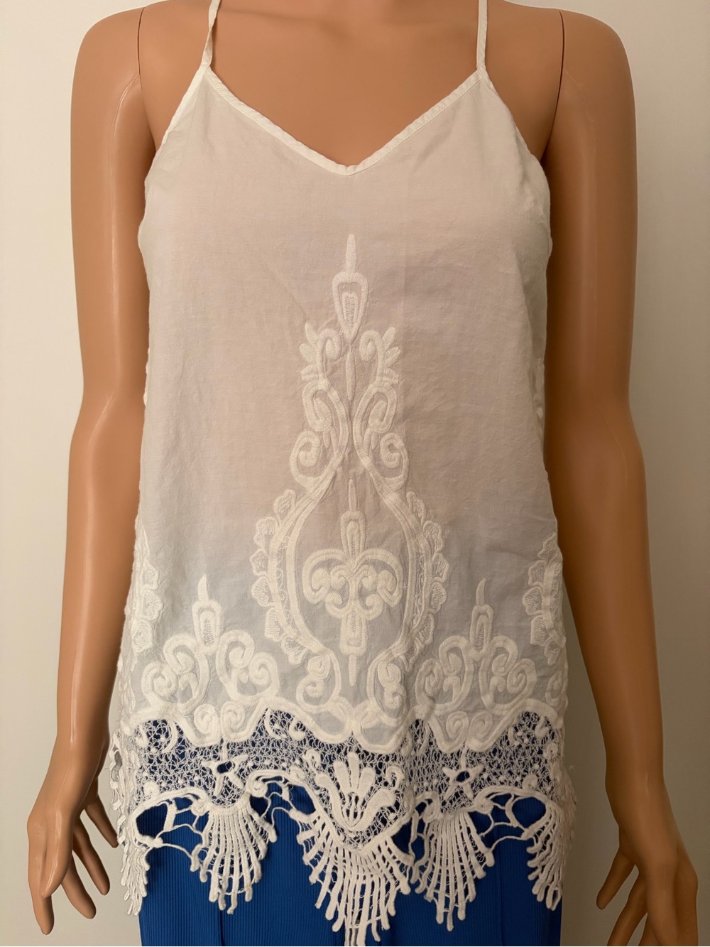 Acemi Cream Lace-Trim Camisole